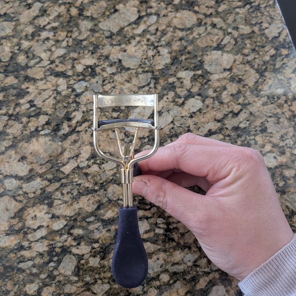 Tarte Purple Eyelash Curler with Soft Grip
